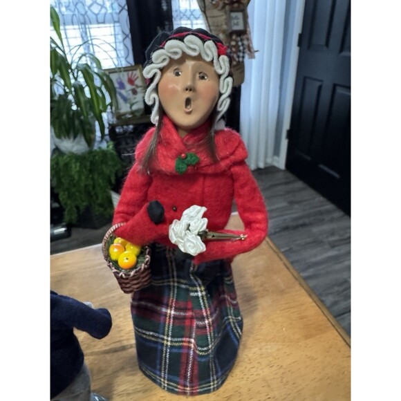 Byers Choice Ltd The Carolers Lot of 3 Figures Man Women Kid Retired dated 1998 - Picture 4 of 6